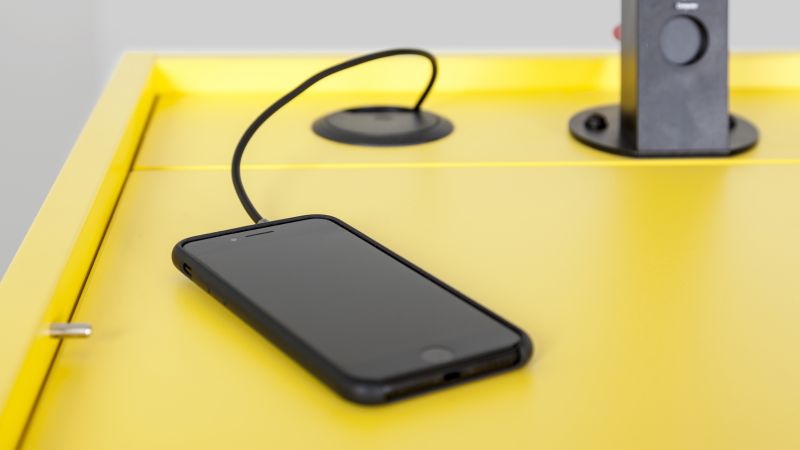 Musik vom Handy abspielen über ein 3,5mm Klinke-Anschluss.